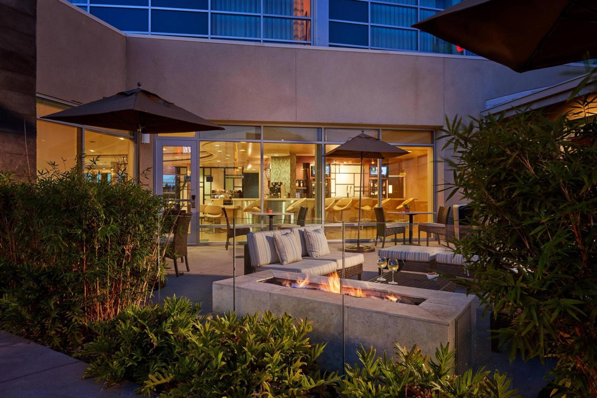 Courtyard By Marriott San Jose North/ Silicon Valley Ngoại thất bức ảnh